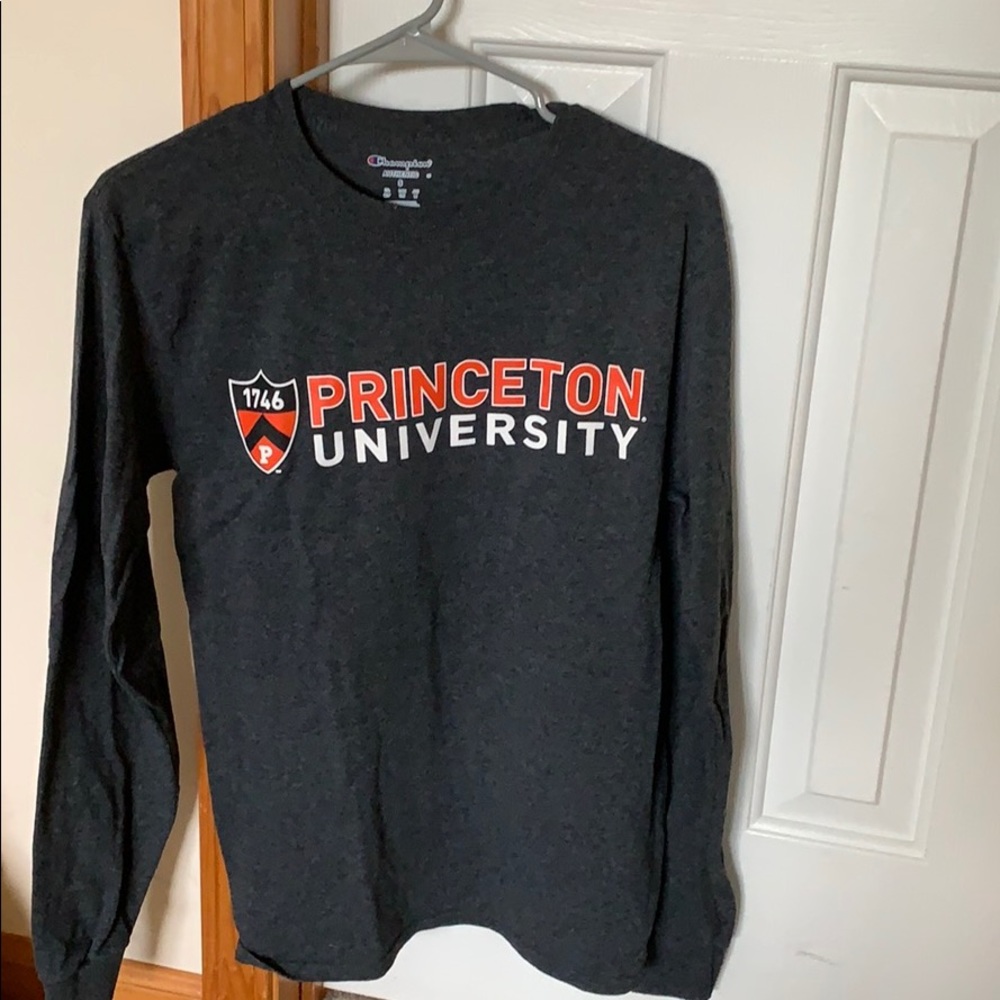 Long sleeve t-shirt